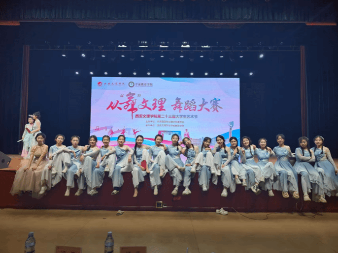 1F5DB